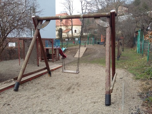 Rekonstrukce hřiště u ZŠ Školní