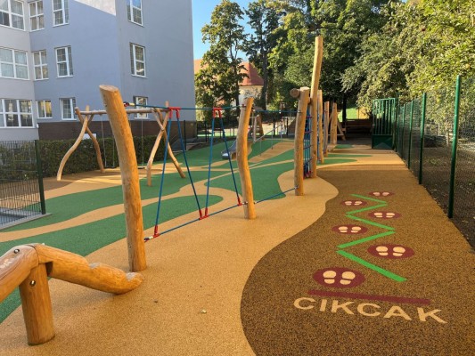 Rekonstrukce hřiště u ZŠ Školní