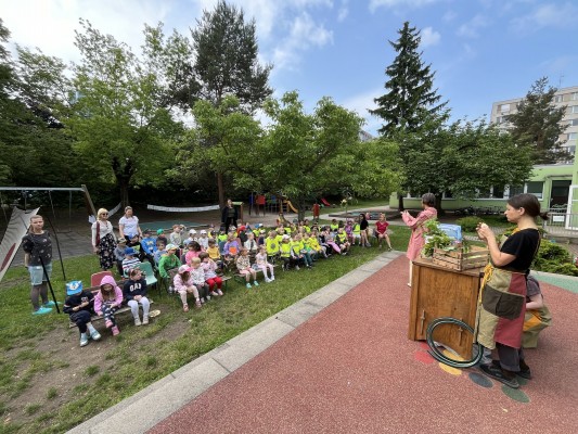 Záhonky pro školky MŠ 4 Pastelky/ Plamínková 1
