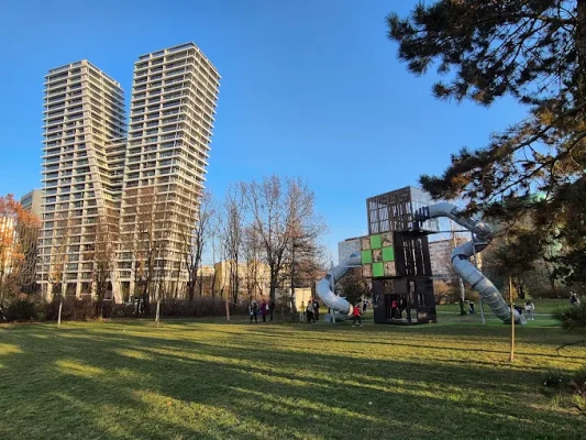 Vyhlídková věž v parku na Pankráci