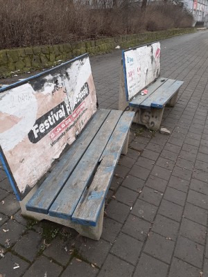 Odstranění reklamních laviček AD-Net na území Prahy 4