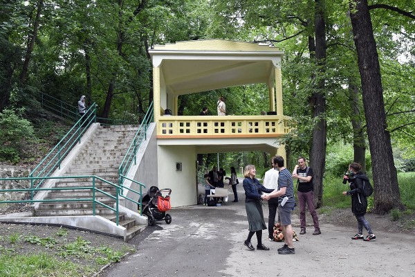 Rekonstrukce altánu v parku Jezerka