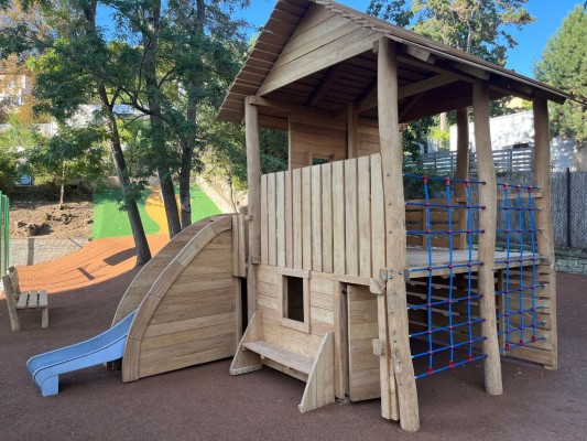 Rekonstrukce hřiště u ZŠ Školní