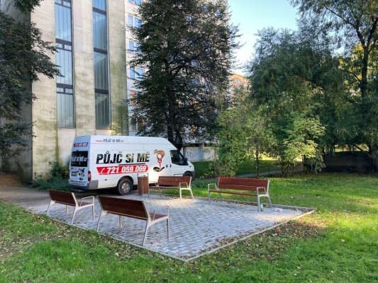 Posezení pro seniory Hurbanova