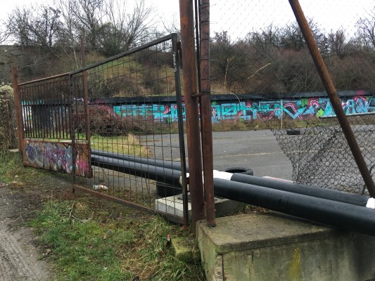 Revitalizace skateparku, umožnění přístupu a obnova chátrajícího pozemku, kde se schází děti.