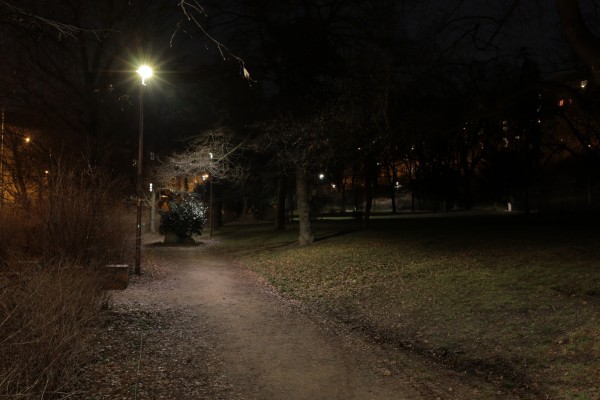 Nové LED osvětlení 4000 K (park Na Fidlovačce)