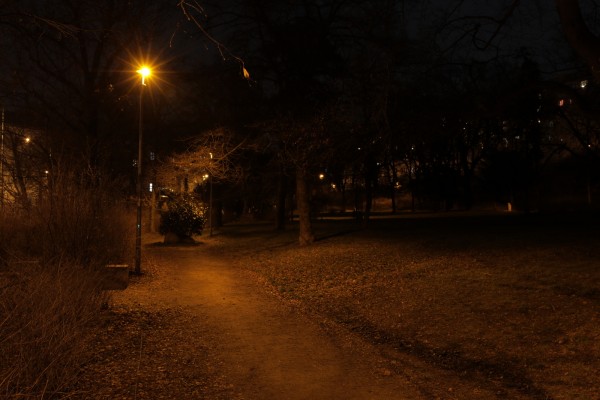 Nové LED osvětlené 1800 K (park Na Fidlovačce)