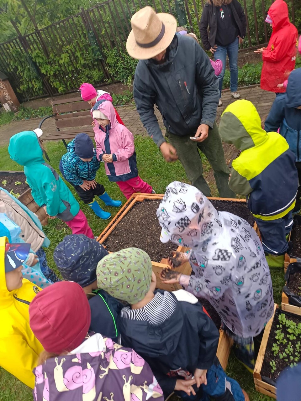 Záhonky pro školky MŠ 4 Pastelky/Kotorská