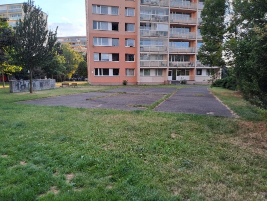 ODSTRANĚNÍ ASFALTOVÉ  NEVYUŽITÉ PLOCHY