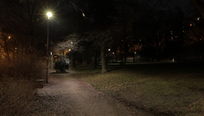 Nové veřejné osvětlení v parku Na Fidlovačce