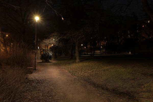 Nové veřejné osvětlení v parku Na Fidlovačce