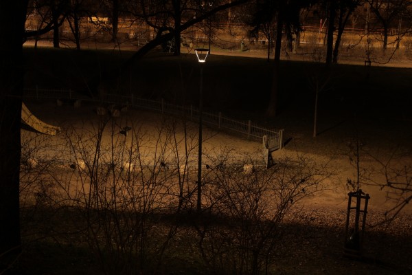 Nové veřejné osvětlení v parku Na Fidlovačce