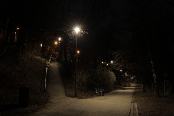 Nové veřejné osvětlení v parku Jezerka