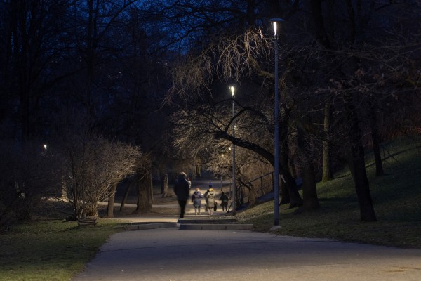 Nové veřejné osvětlení v parku Jezerka