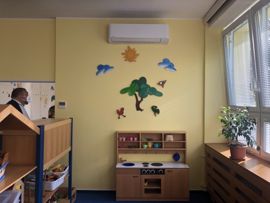 Nová klimatizace a podlahy v MŠ Svojšovická